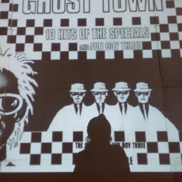 Meet your Posher, Laura - Picture 10 of 16